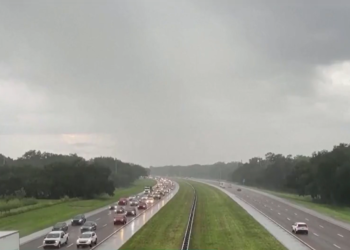 El huracán Ian golpea Cuba y Florida se prepara para los daños de la categoría 4