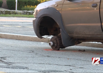 Niña de 13 años atropellada por un neumático fuera de control en Cranston