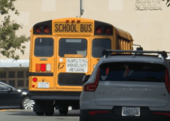 Los estudiantes de Providence se quedan tirados después de que RIPTA cancele inesperadamente 5 rutas de autobús