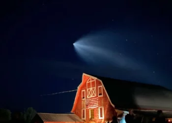 Los habitantes de Rhode Island capturan la luz en el cielo