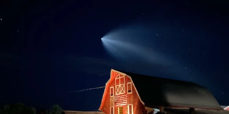 Los habitantes de Rhode Island capturan la luz en el cielo