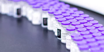 Pfizer busca ampliar la vacuna de refuerzo dirigida a los omicrones a los niños
