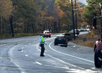 4 heridos en un accidente, implicados un camión y dos coches en Glocester