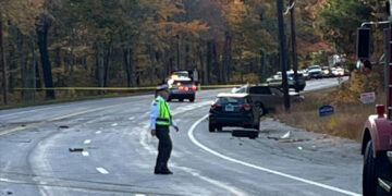 4 heridos en un accidente, implicados un camión y dos coches en Glocester
