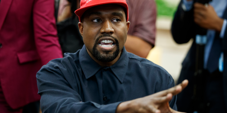 Kanye West es expulsado de la sede de Skechers en California