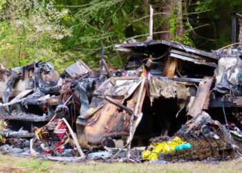 Un hombre muere en el incendio de una caravana en Charlestown