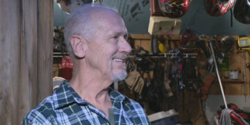 Un contratista jubilado dona herramientas a un hombre al que le robaron la furgoneta