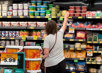 ¿Conservar o tirar? Las etiquetas de «Consumir preferentemente antes de» causan confusión