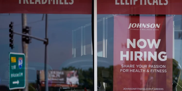 Las solicitudes de subsidio de desempleo en EE.UU. aumentan, pero siguen siendo muy bajas