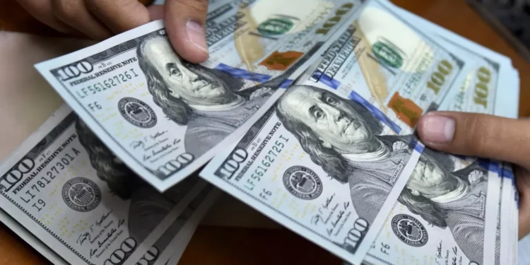 Monedas de Latinoamérica y el mundo que más se han visto afectadas por el dolar