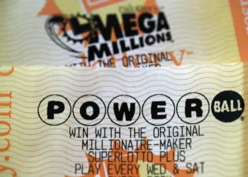 El premio mayor de Powerball llega a $800 millones estimados, el segundo más grande de la historia