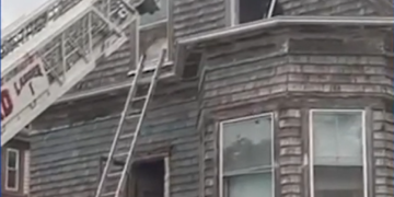 3 rescatados del incendio de New Bedford