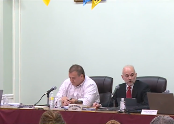 Los concejales de Woonsocket votarán si destituyen al alcalde en medio de una denuncia