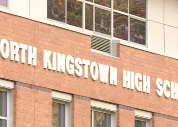 El director de atletismo de North Kingstown dimite en medio de la confusión actual