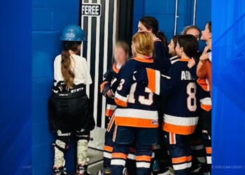 Un árbitro abandona tras una pelea con padres de hockey sobre hielo