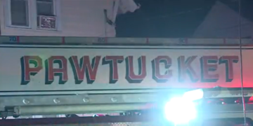 4 desplazados por el incendio de Pawtucket
