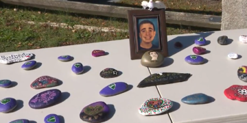 La arboleda de Fall River cambia de nombre para honrar a un adolescente que murió