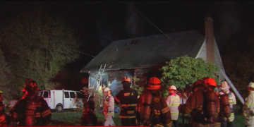 Los equipos responden al incendio de una casa en Massachusetts con posibles granadas en el sótano