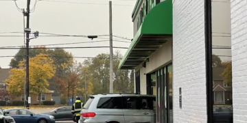 El ex trabajador condujo el coche en Woonsocket Dollar Tree
