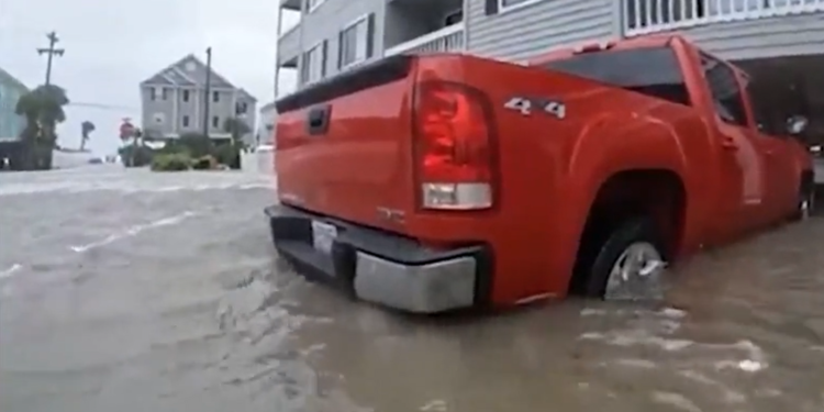 Ian azota Carolina del Sur mientras aumenta el número de muertos en Florida