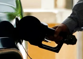 Los precios de la gasolina en RI y Massachusetts suben