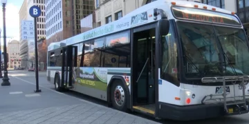RIPTA cancela el servicio matutino a 5 escuelas secundarias de Providence