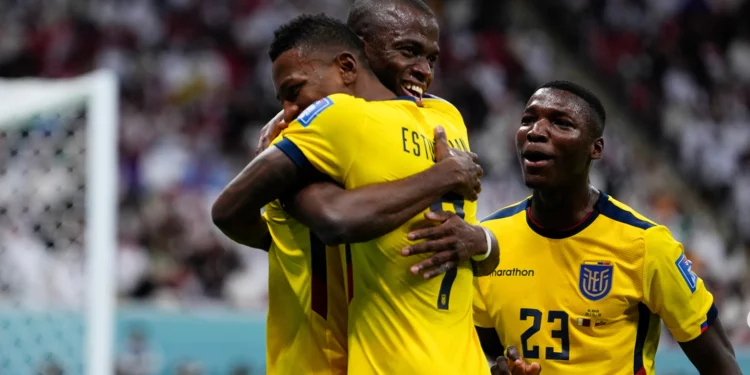 Ecuador ganó tranquilamente 2 – 0 a Qatar en el partido inaugural del Mundial 2022
