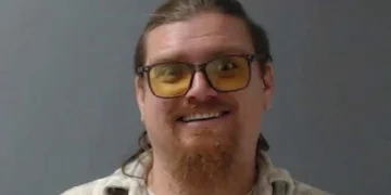 Un hombre de RI es acusado tras enfrentarse a un candidato al Senado en New Hampshire
