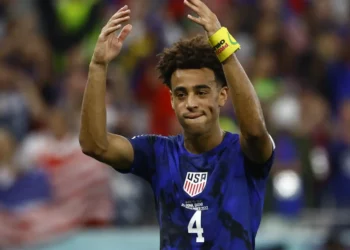 Estados Unidos avanza en el Mundial con una victoria por 1-0 sobre Irán