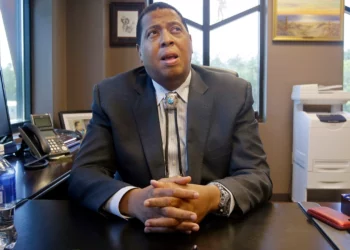 El ex líder tribal es condenado a 3 años de prisión por un caso de soborno en un casino