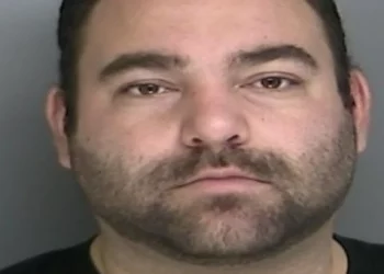 Pervertido acosaba a niñas en Snapchat y pagaba hasta $500 con cupones Amazon