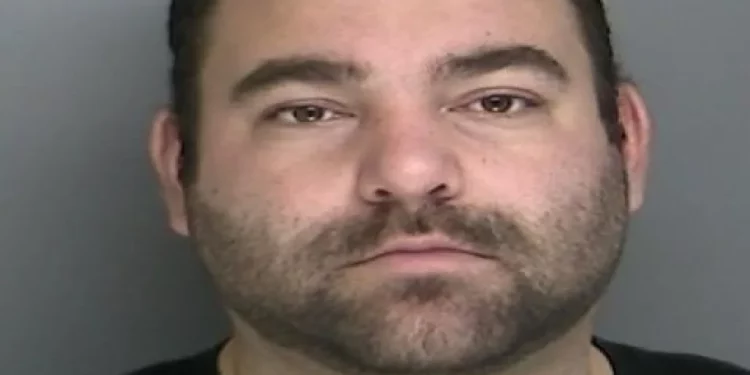 Pervertido acosaba a niñas en Snapchat y pagaba hasta $500 con cupones Amazon