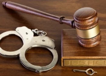 Un hombre de Cranston acusado de producir y poseer pornografía infantil