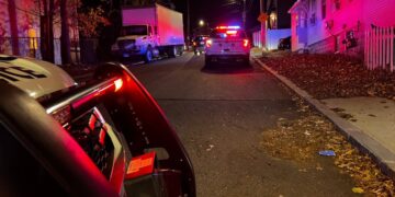 Un hombre muere de un disparo mientras conducía en Providence