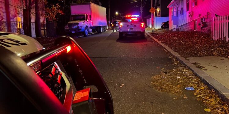 Un hombre muere de un disparo mientras conducía en Providence