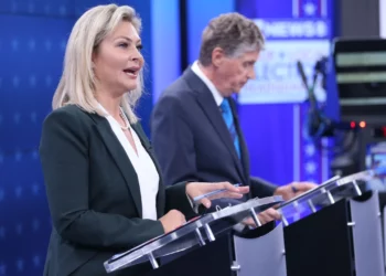 Ashley Kalus niega que los mensajes de texto vulgares de 2018 fueran «homófobos»