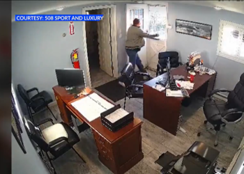 El hijo del director a bordo del autobús escolar implicado en el accidente