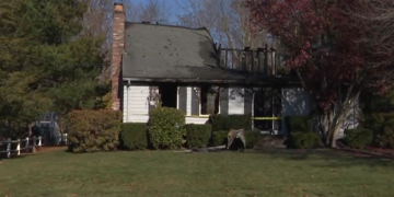 La policía identifica a la mujer muerta en el incendio de una casa en Attleboro