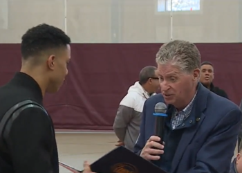 El MVP de la Serie Mundial, Peña, fue homenajeado en Providence.