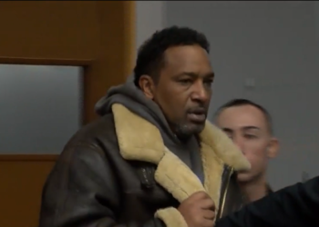 Un hombre robó un coche con un niño de 3 años dentro