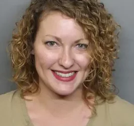 Una mujer de Massachusetts acusada de conducir bajo los efectos del alcohol