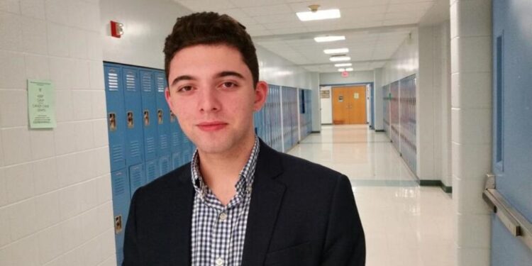 Un cantante local resulta herido en un accidente ocurrido de madrugada en Providence