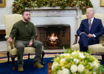 Biden dice a Zelenskyy: ‘Es un honor estar a su lado’