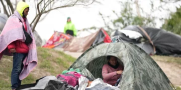 Corte Suprema mantiene el Título 42, la política que permite expulsar migrantes de forma expedita