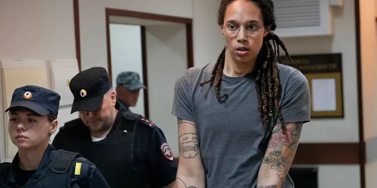 Brittney Griner regresa a Estados Unidos tras el canje de prisioneros rusos