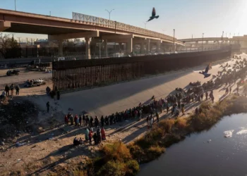 Situación en la frontera de EE.UU. y México permanece «caótica» tras fallo sobre Título 42