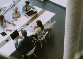 33 empresas probaron una semana laboral de 4 días; ninguna tiene previsto volver a hacerlo