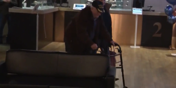 Los habitantes de Rhode Island se dirigen a los dispensarios para comprar marihuana recreativa