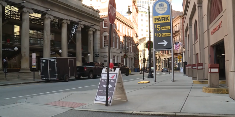 Apuñalado un hombre en Providence; se buscan 3 sospechosos