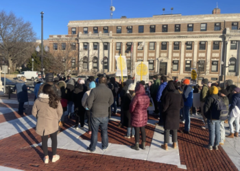 Un juez detiene temporalmente la eliminación de la Casa del Estado campamento de personas sin hogar